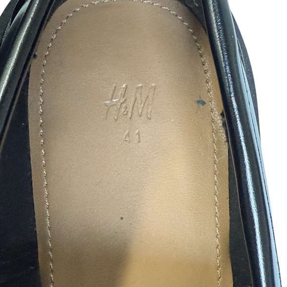 H&M Chunky Black Loafers.
Size 41 - Picture 9 of 11